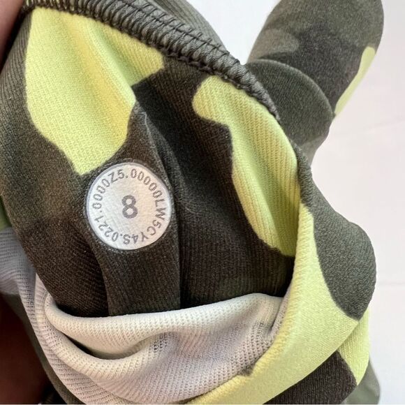 Lululemon Swift Speed High-Rise Tight 28" in green multi | Size 8 - Picture 13 of 16